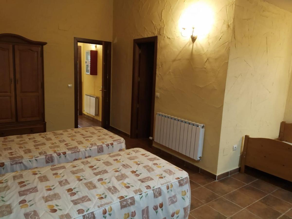 Villa Viv. De Uso Turistico Fuente El Tejo - Casa Ana Burgohondo Esterno foto