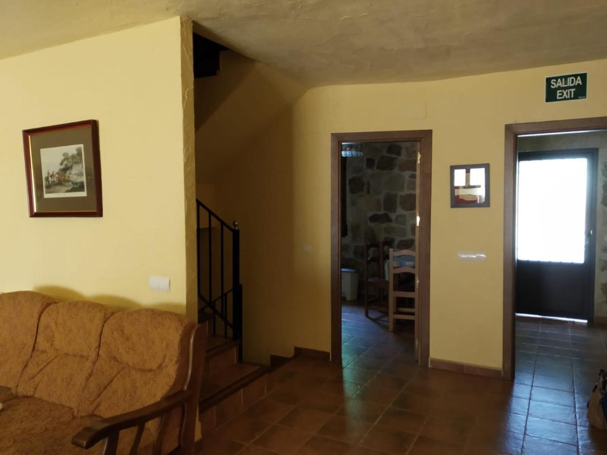 Villa Viv. De Uso Turistico Fuente El Tejo - Casa Ana Burgohondo Esterno foto